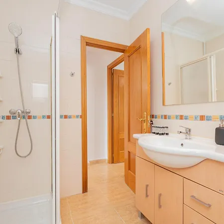 C27 Great 3 Bedroom Close To Center Apartment Malaga